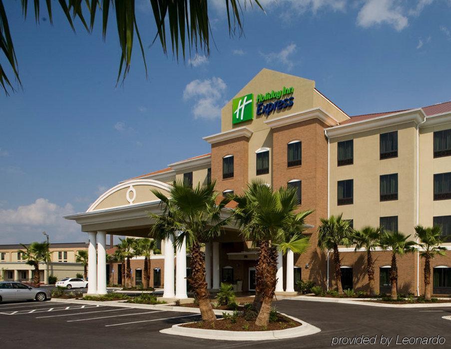 Holiday Inn Express Waycross Exterior photo