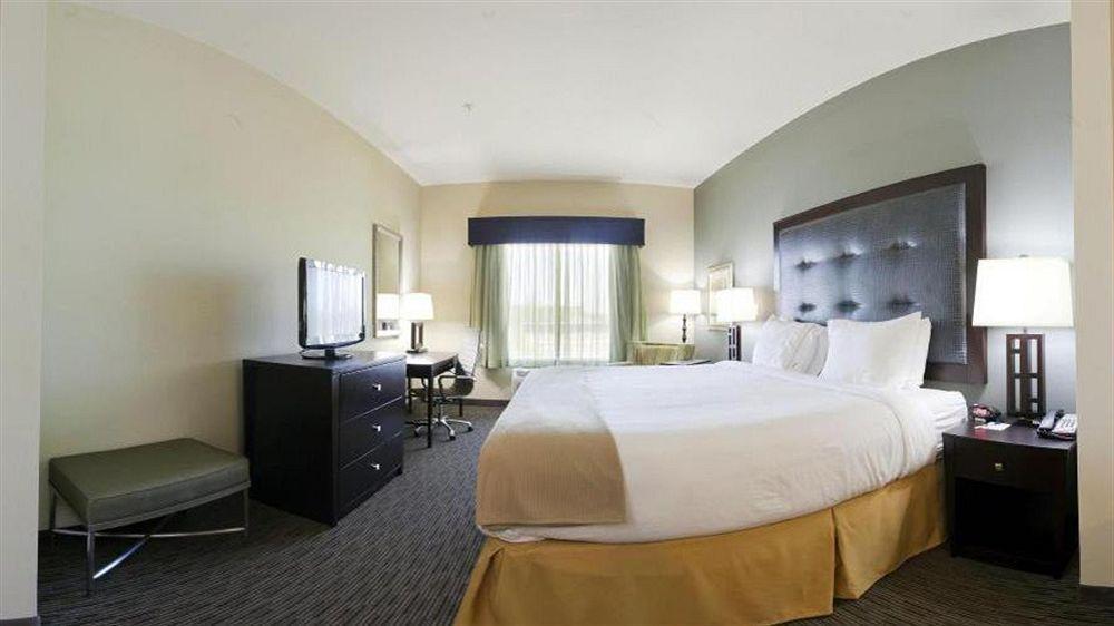 Holiday Inn Express Waycross Exterior photo