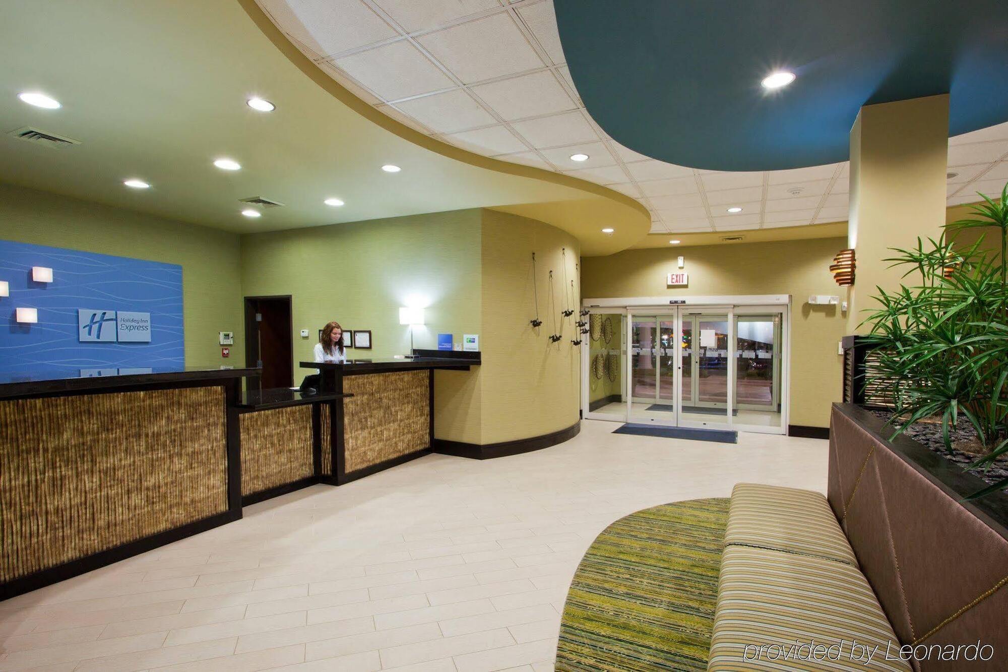 Holiday Inn Express Waycross Exterior photo